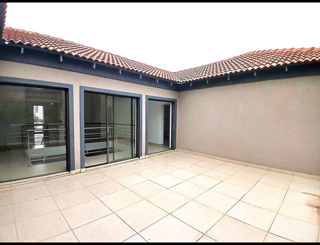 4 BEDROOM GOLF ESTATE FOR SALE IN BLUE VALLEY GOLF ESTATE
